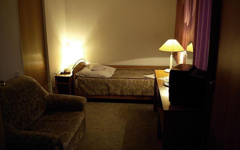 Hotel Helios 300M Od Krupowek Nowy Basen Od 12 Lipca Zakopane Oda fotoğraf
